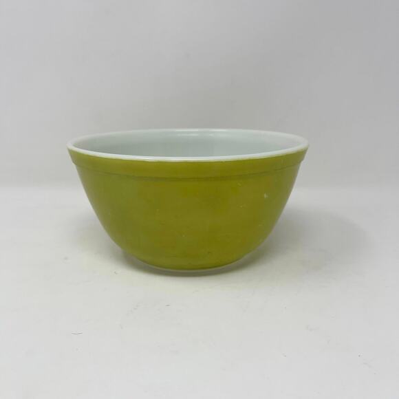 VTG Pyrex 402 Avocado Green 1-1/2 Quart Mixing Bowl MCM - Picture 1 of 9
